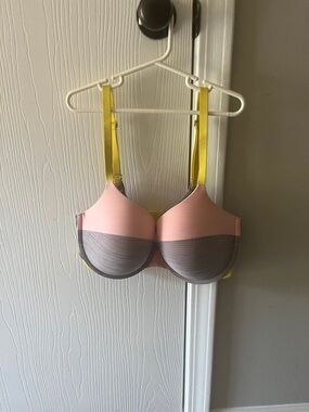 PINK Victoria's Secret Colorblock Wireless Bra in Pink, Gray & Yellow